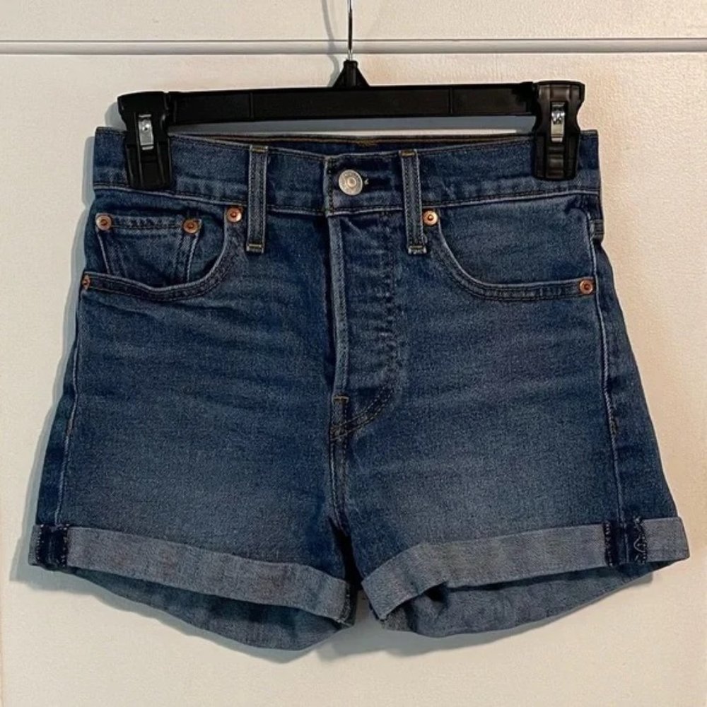 Levi's 501 Medium Wash Denim Shorts - Picture 3 of 15